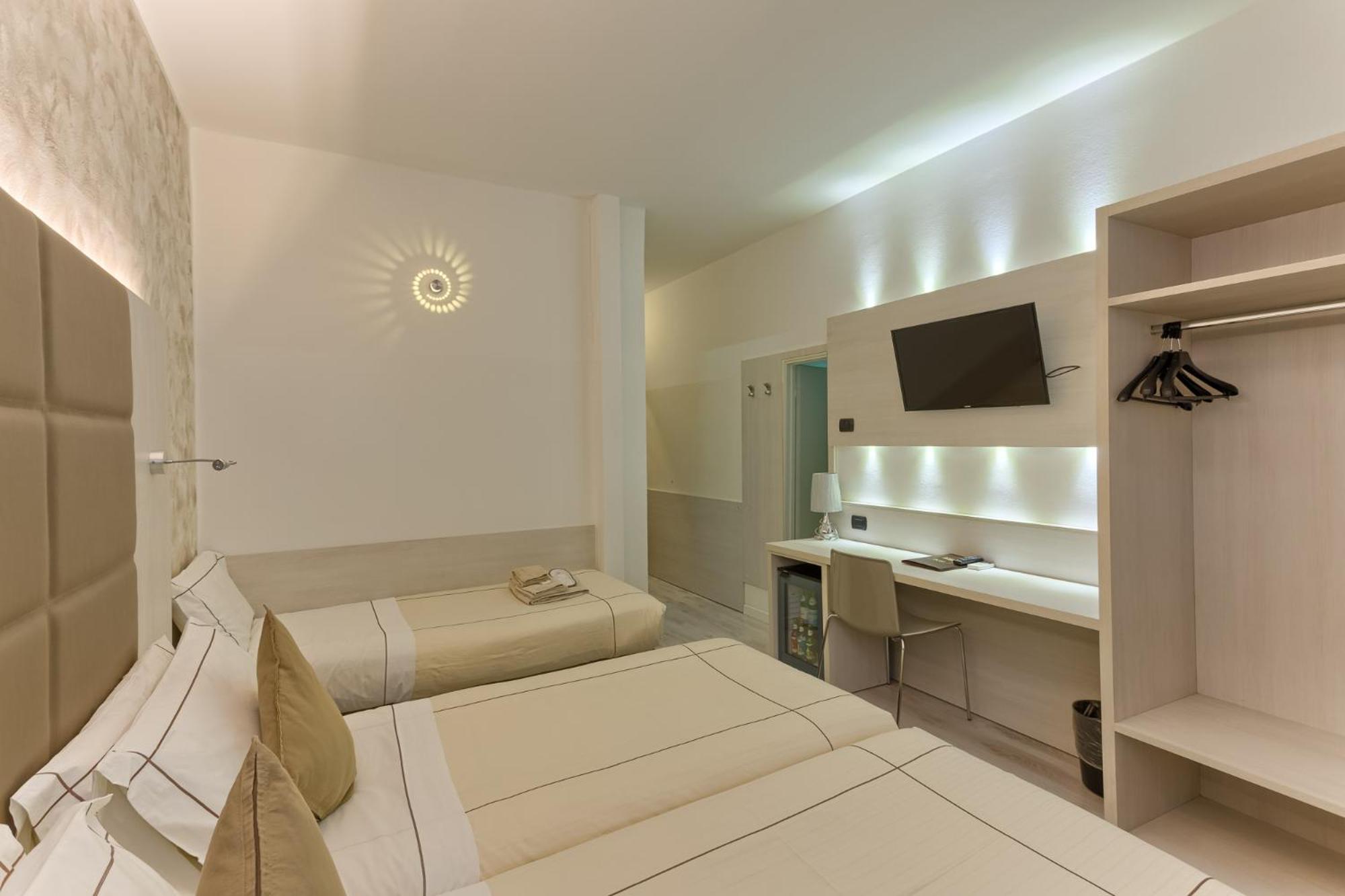 Agape Hotel Aa Hotels Milan Room photo